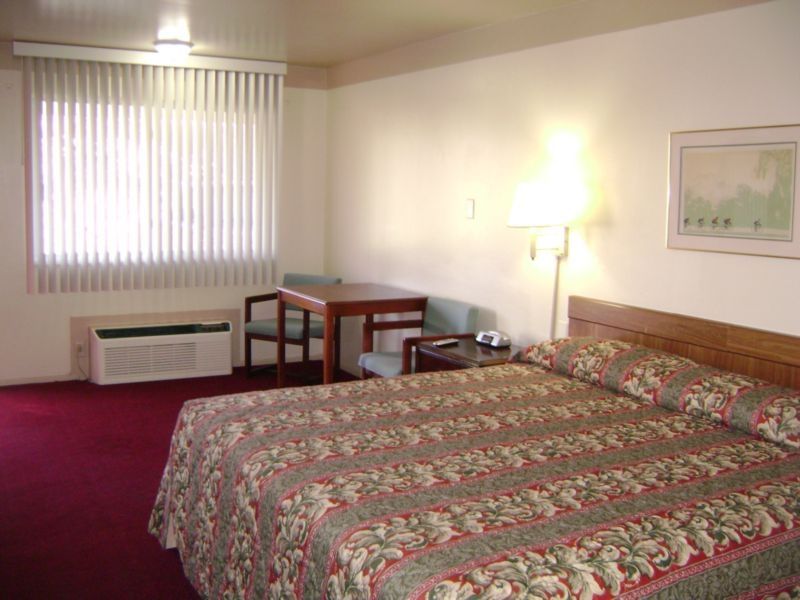 Tiffin Motel Room photo