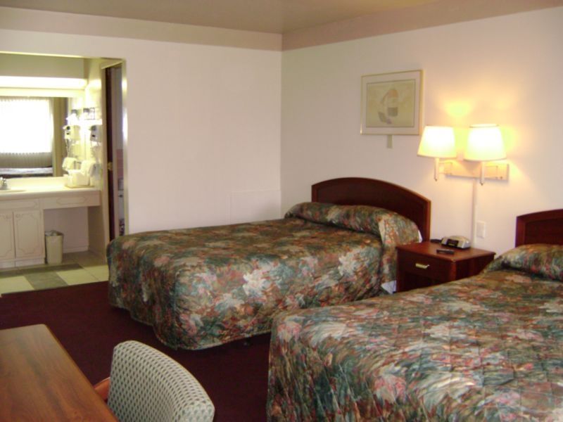 Tiffin Motel Room photo